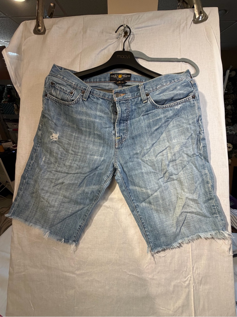 Lucky Brand Men’s Size 36 Light Blue Distressed Denim Shorts